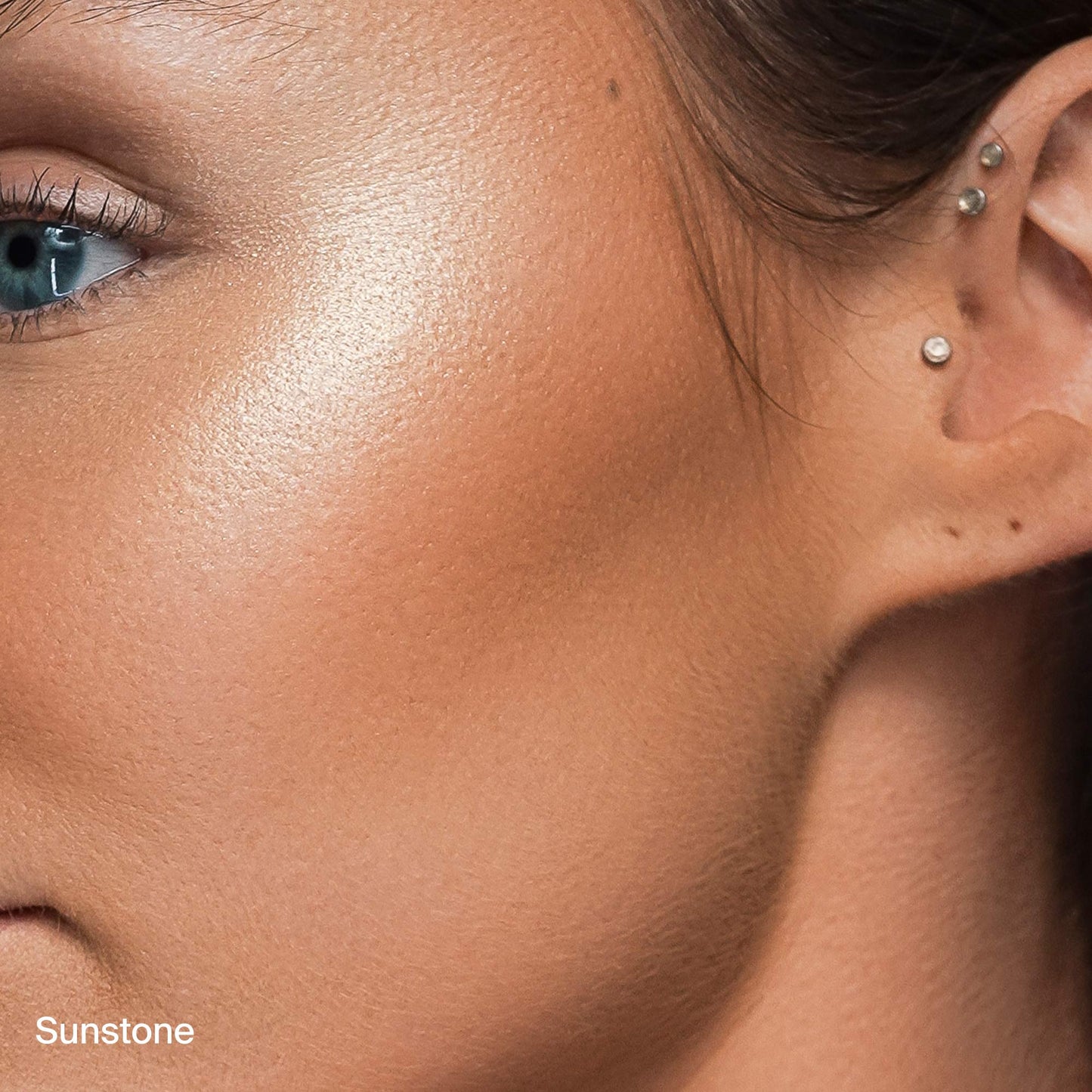 Haus Labs Bio-Radiant Gel-Powder Highlighter with Fermented Arnica | Sunstone